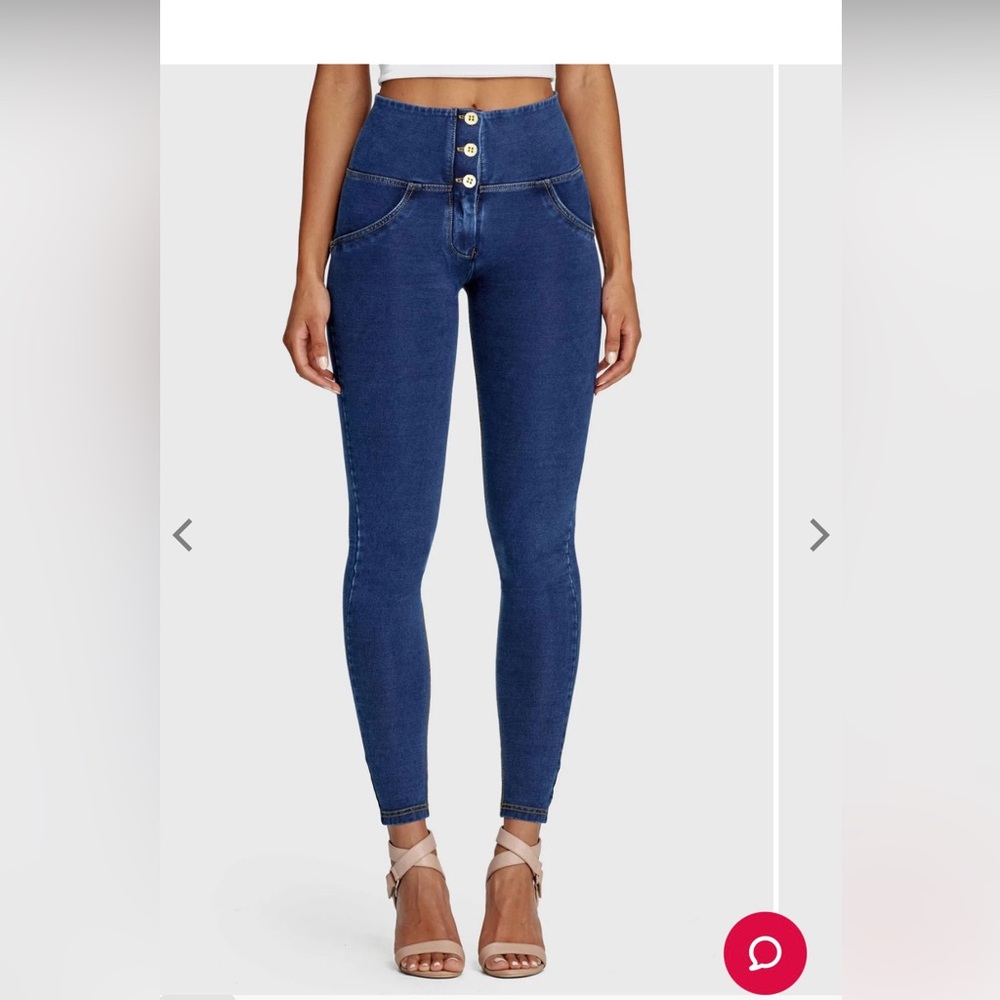 Freddy’s Jeans - High Waisted 3 button - Size Small